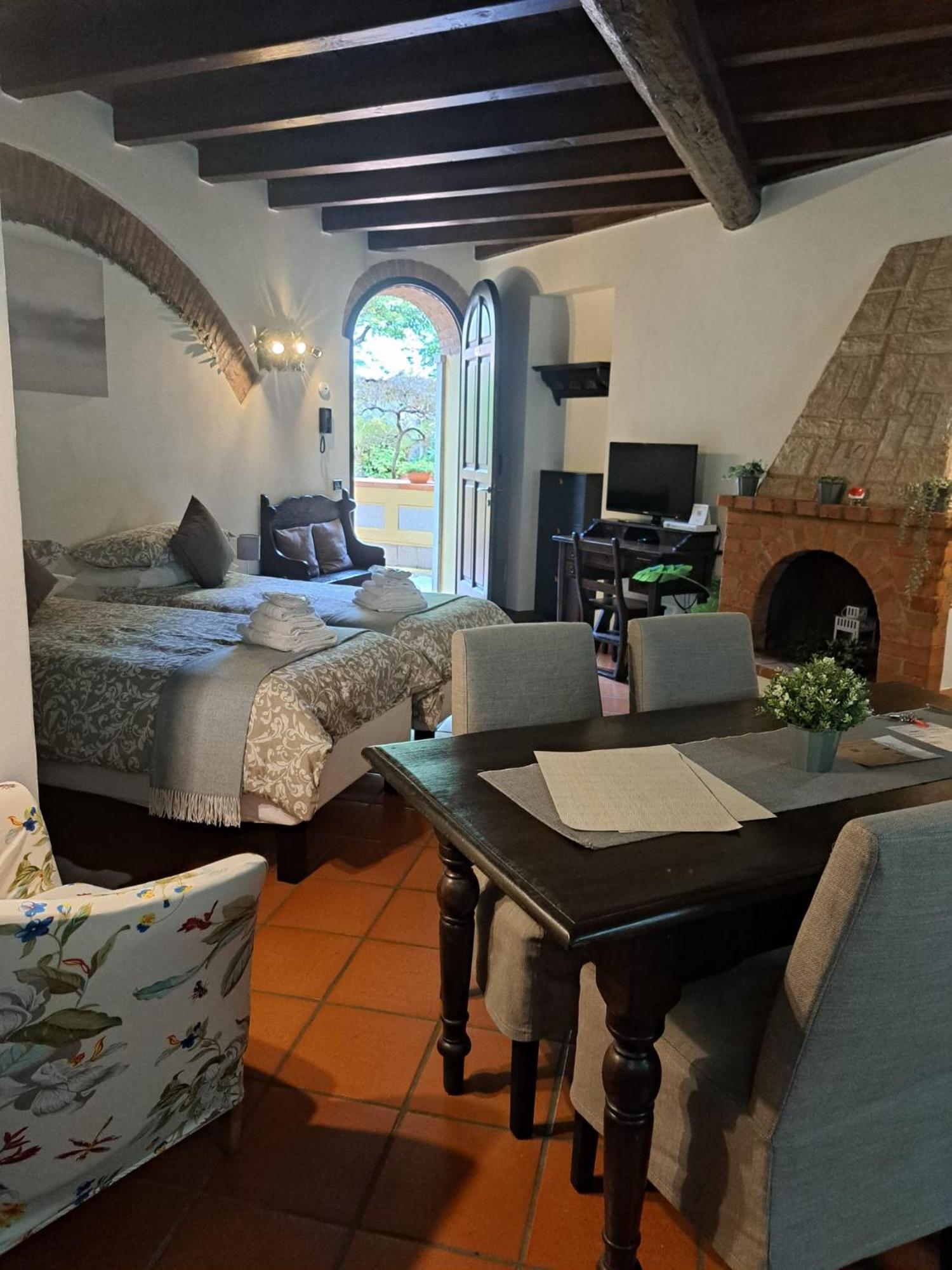 Monolocale Beatrice Abbadesse Guest House Milan Exterior photo