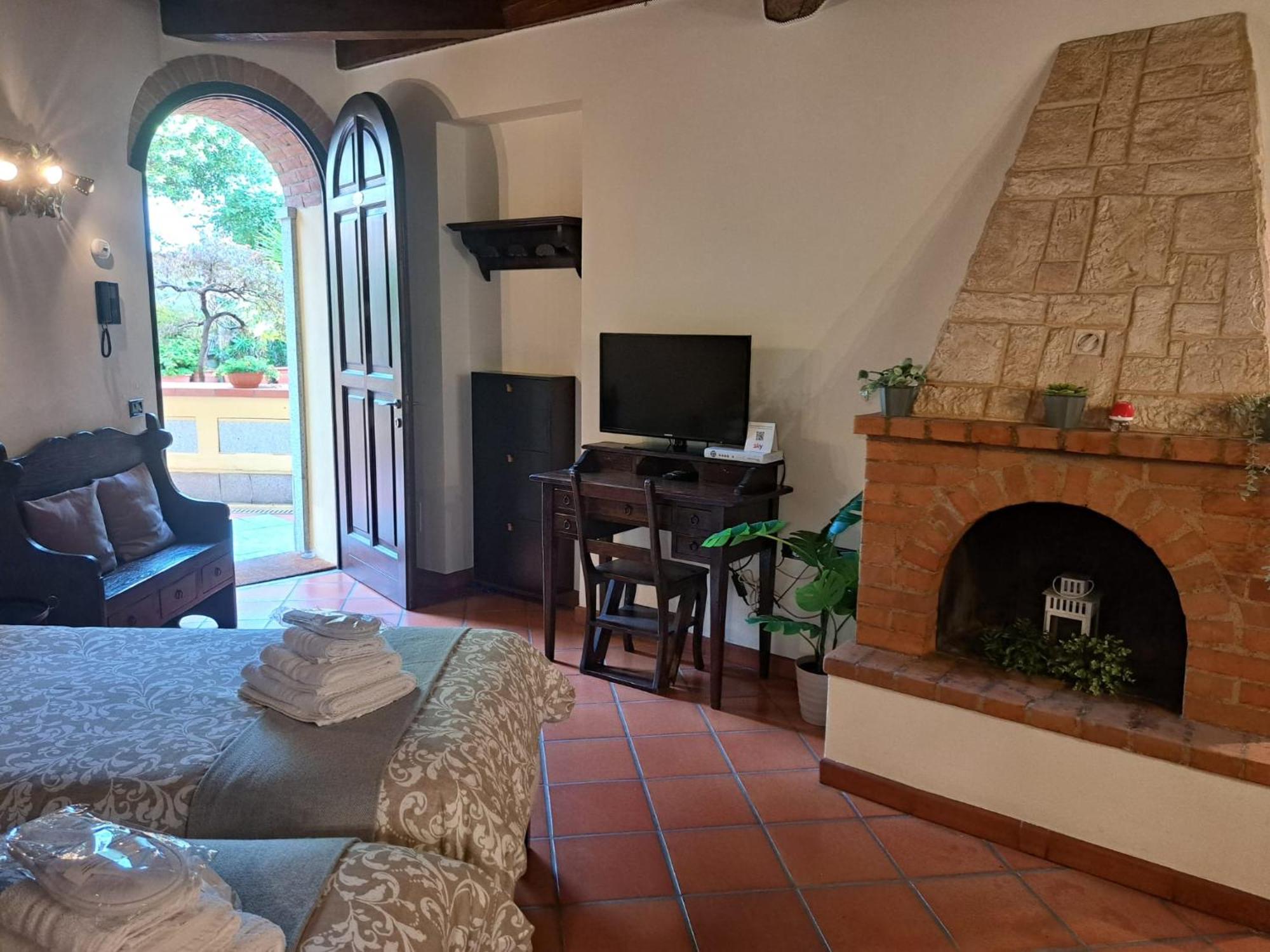 Monolocale Beatrice Abbadesse Guest House Milan Exterior photo