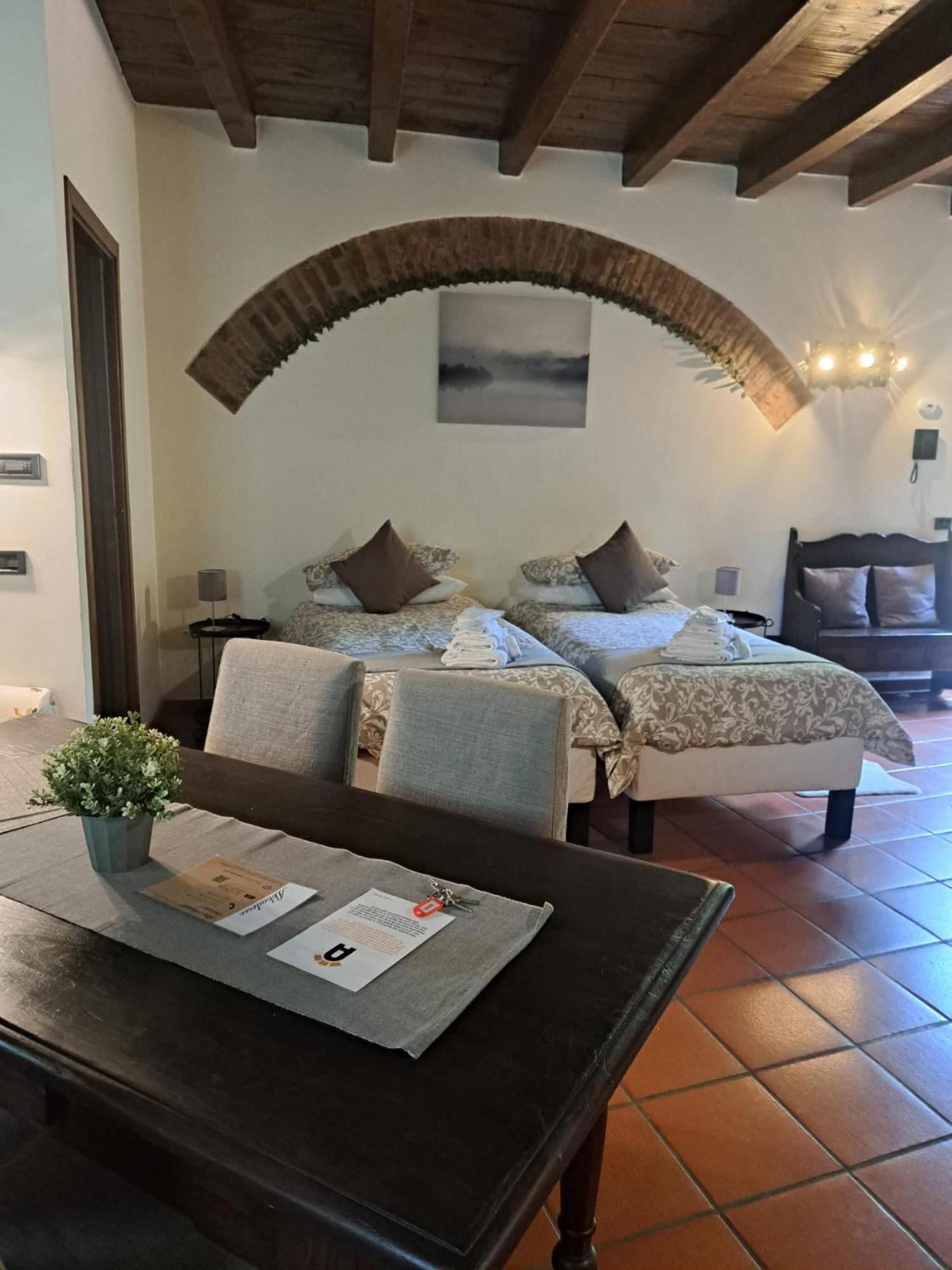 Monolocale Beatrice Abbadesse Guest House Milan Exterior photo